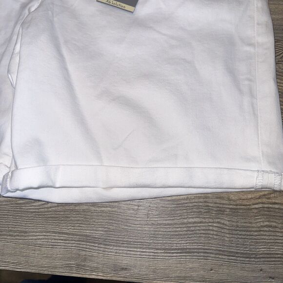 Wit & Wisdom White Women's Shorts - Picture 2 of 10